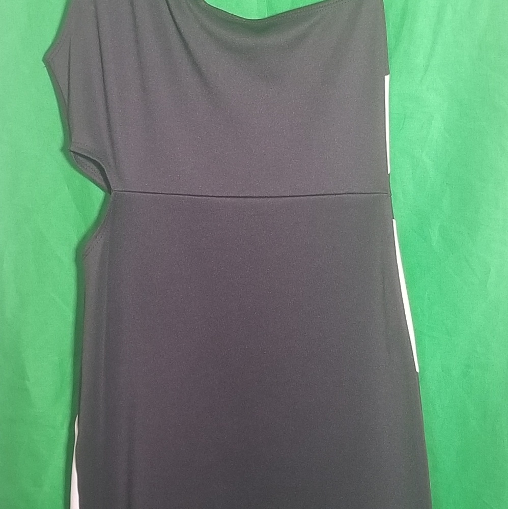 Dress - Picture 5 of 5